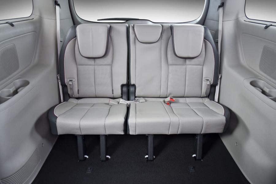  Kia Grand Sedona 2015 года  (ZA) (фото 28 из 30)